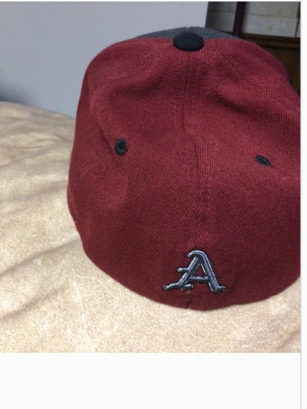 NCAA Arizona Razorback hat - Picture 2 of 3